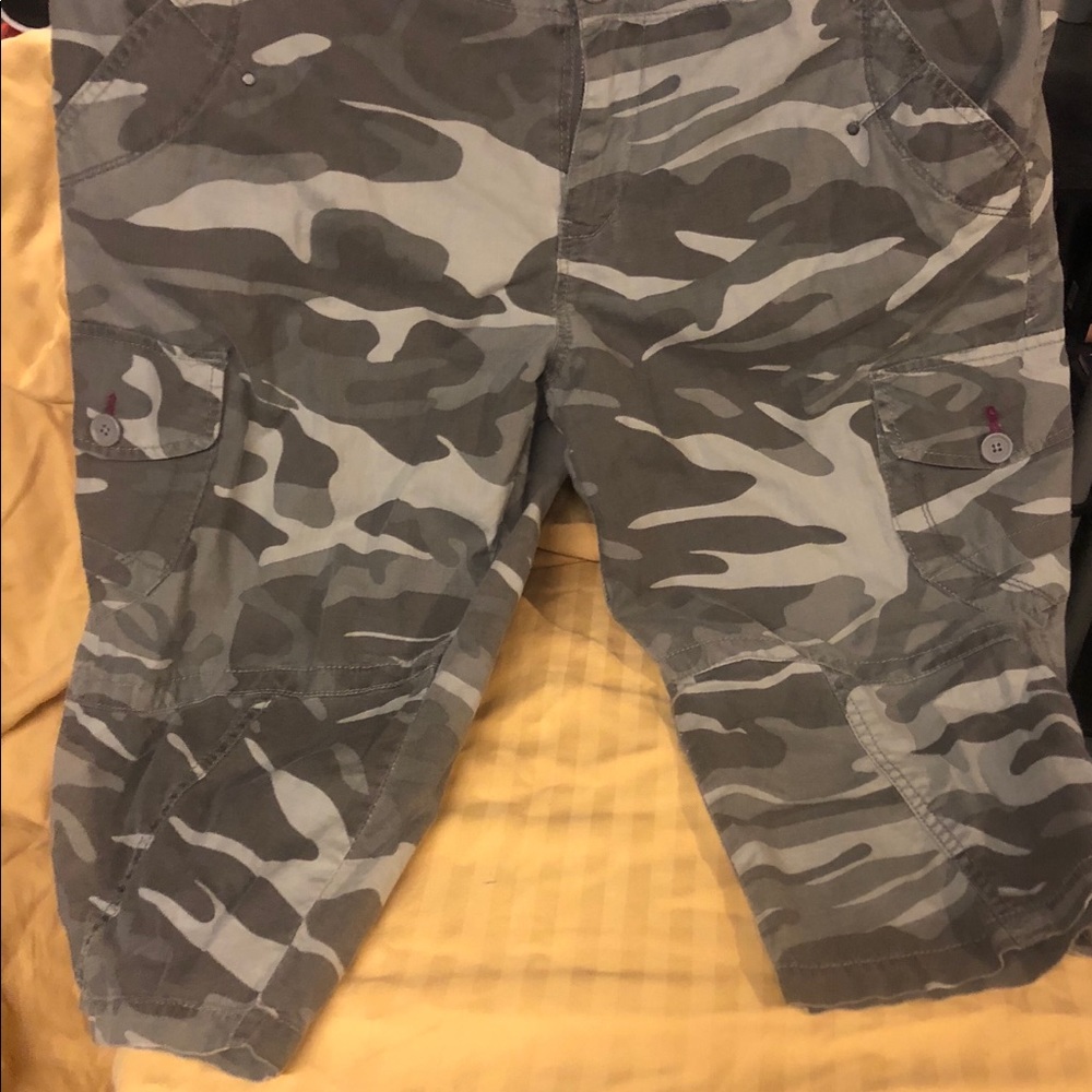Camouflage Bermuda shorts